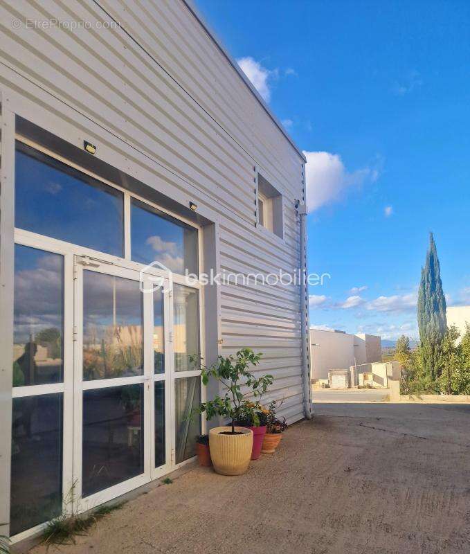 Commerce à COLOMBIERS