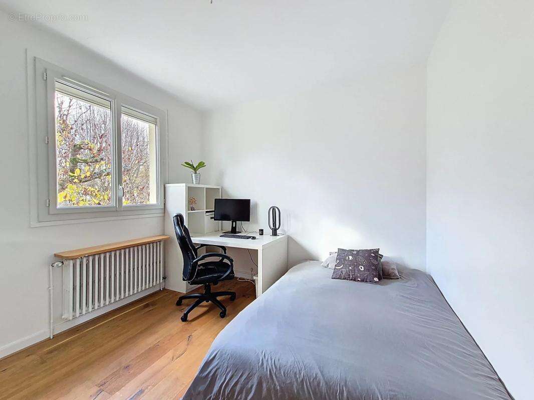 Maison à LES CLAYES-SOUS-BOIS