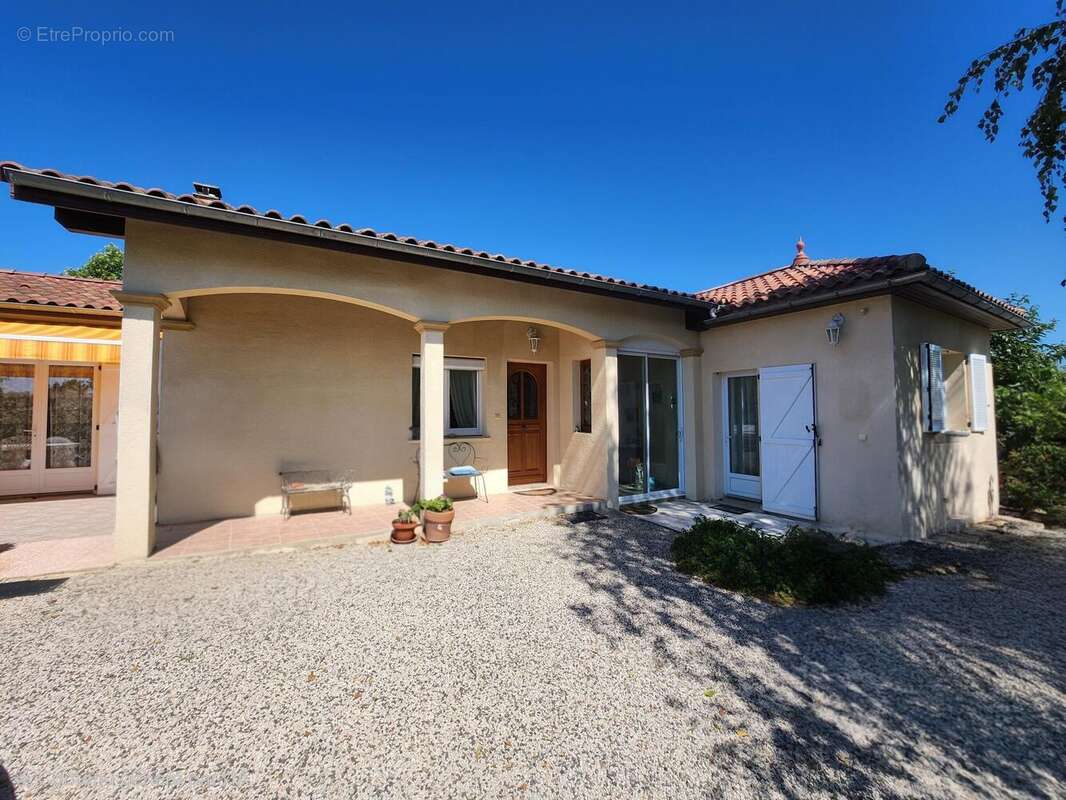 Maison 130 m² à Cazaubon  - photo 3