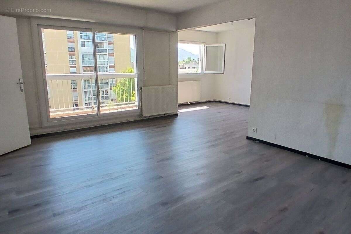 Appartement à MARSEILLE-11E