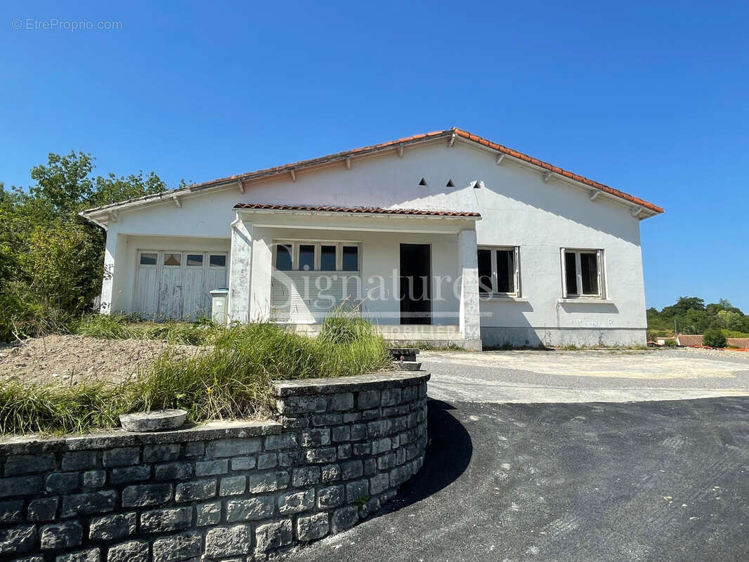 Maison à SAINTES