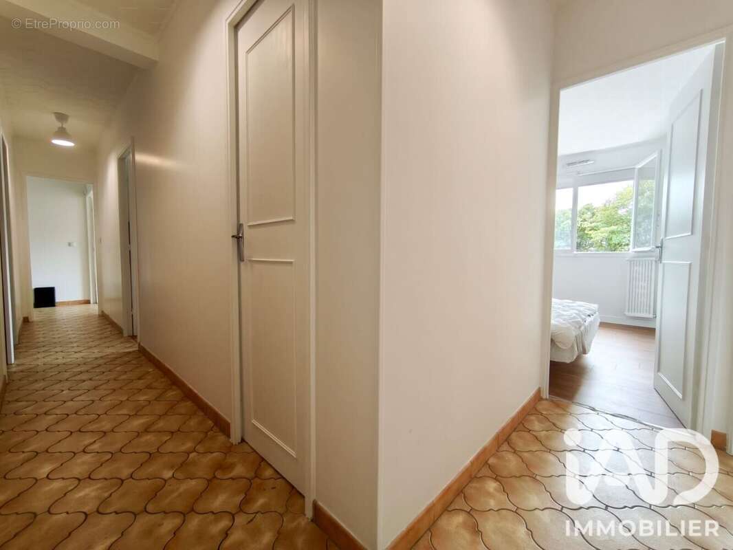 Appartement 80 m² à Viry-Chatillon  - photo 5