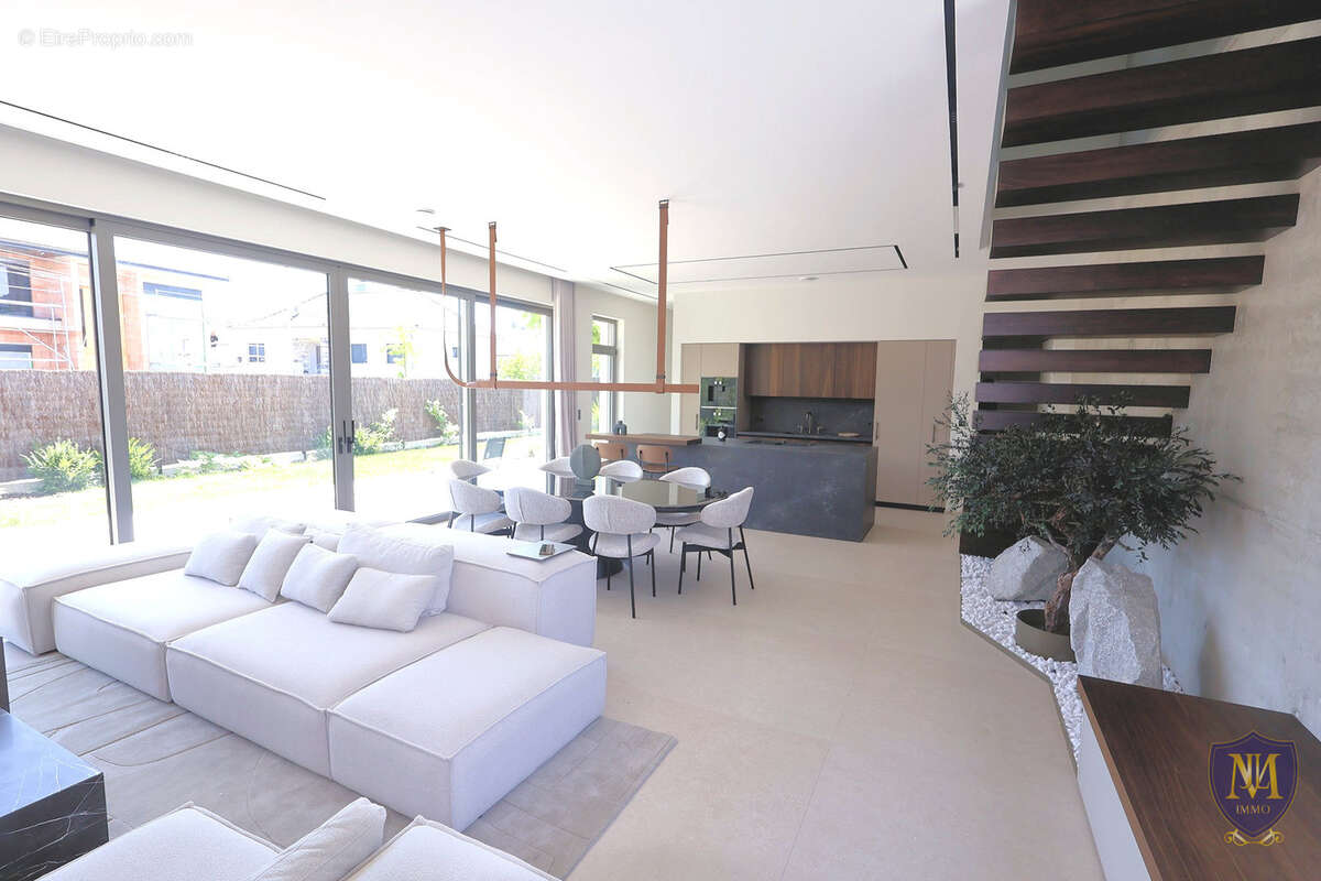 Wittenheim au calme villa contemporaine de 177 m2 aux prestations haut de gamme sur 4,65 ares - photo 3
