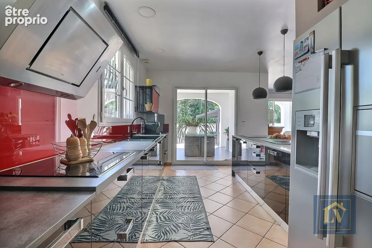 A vendre villa provençale avec garage et dépendance, grand jardin et piscine - photo 10