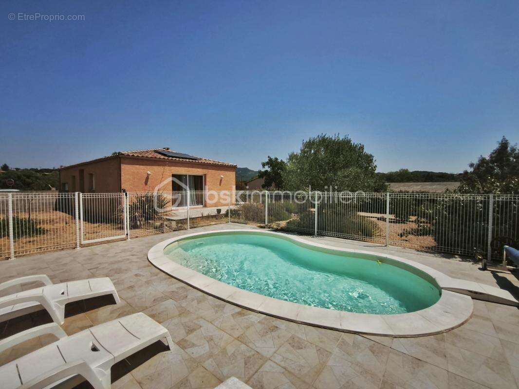 Maison contemporaine de plain-pied – 105 m² – 4 chambres – Piscine – Terrain de 875 m² - photo 14