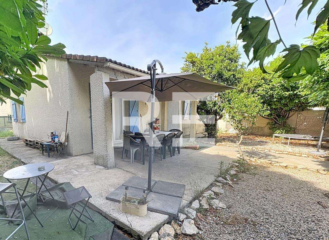Maison à UCHAUD