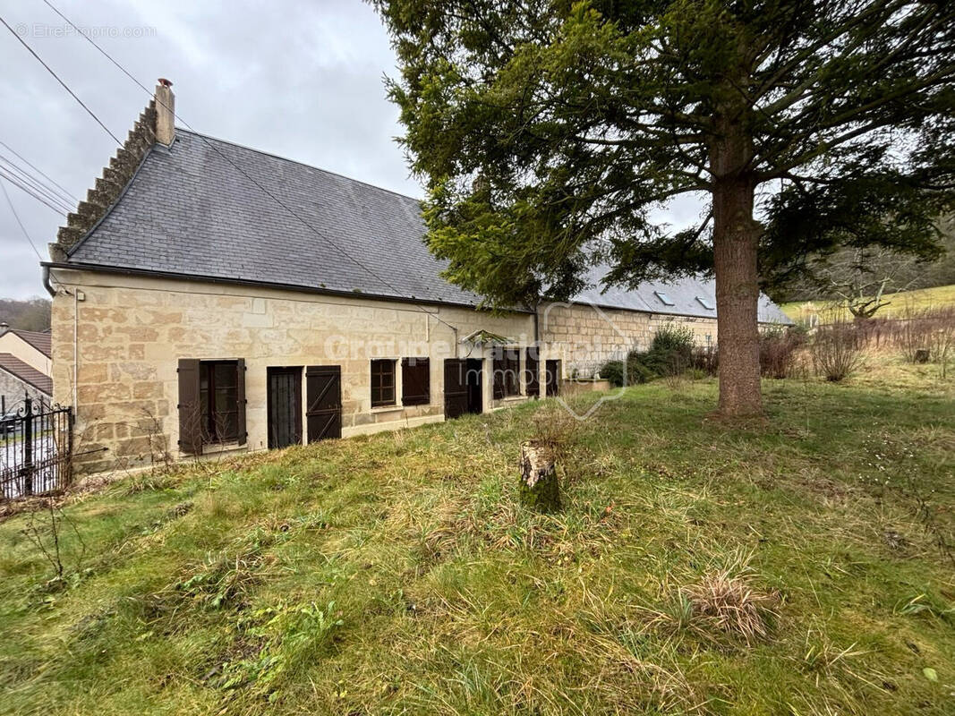 Maison à VIC-SUR-AISNE