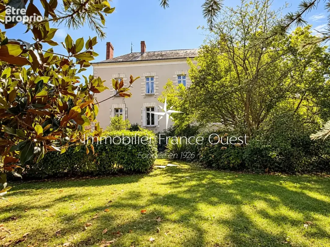 Élégante maison bourgeoise avec jardin au cœur de Candé (49) - photo 14