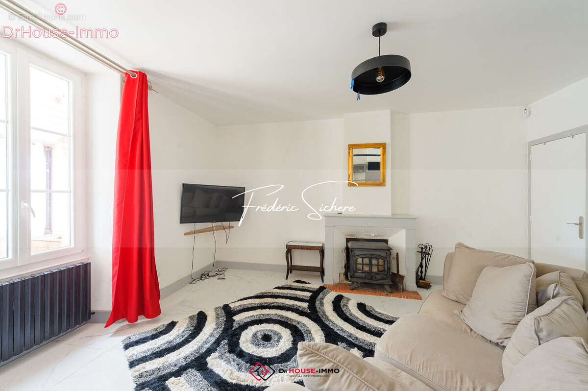 Maison 247 m² à Marsais  - photo 8