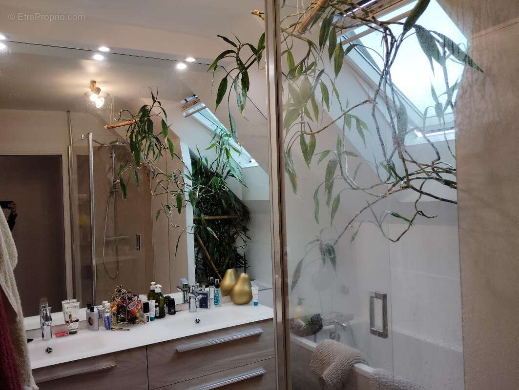 Maison à MONTIGNE-LE-BRILLANT