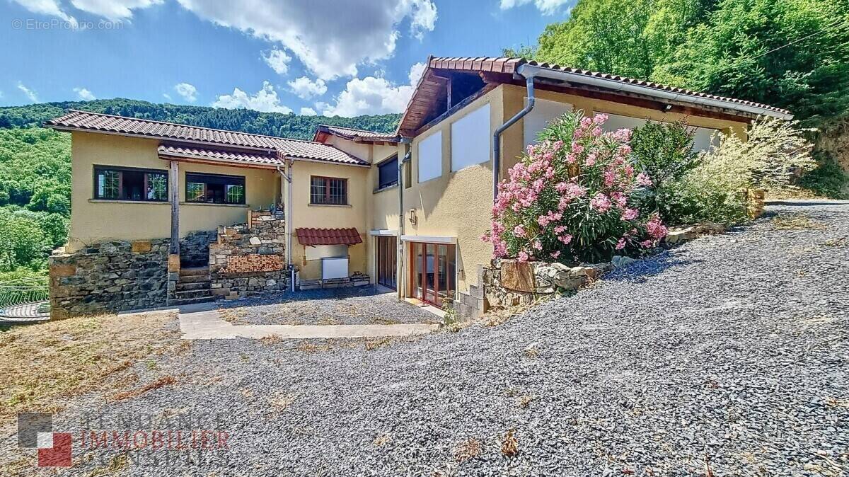 Maison à VAUX-EN-BEAUJOLAIS