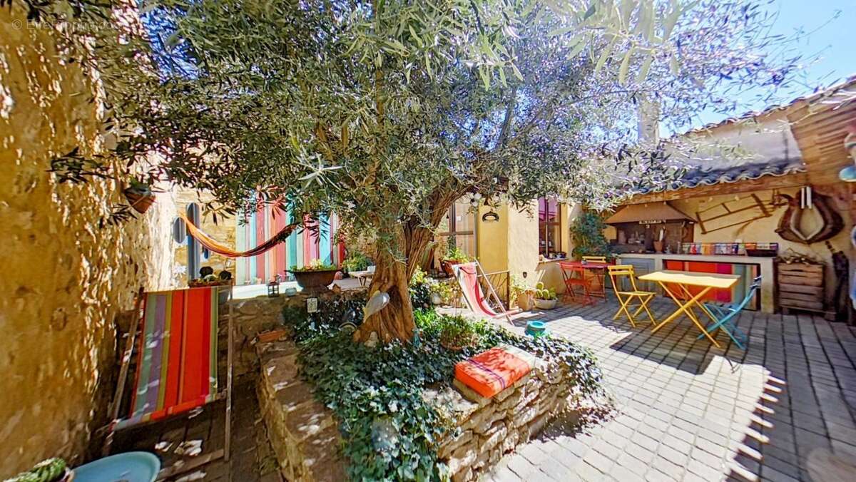 Maison à CUCUGNAN