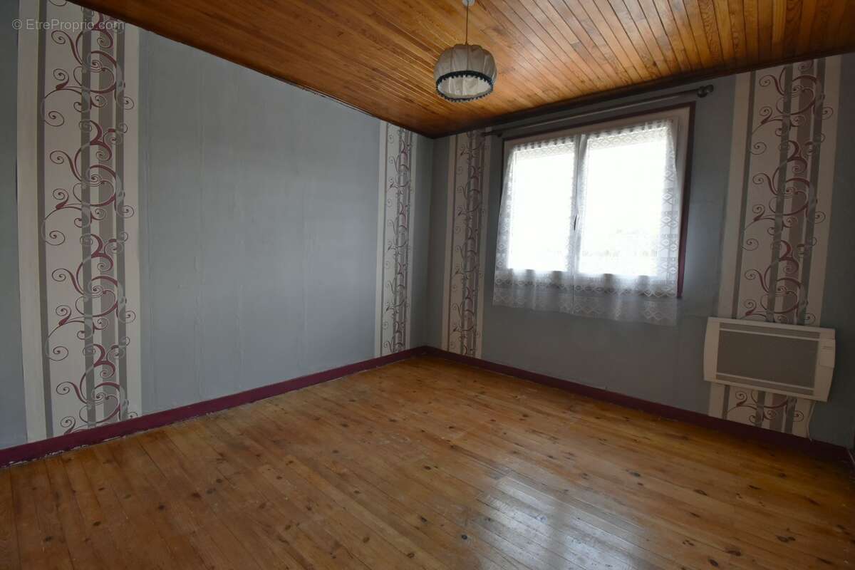 Maison à vendre 7 pièces SAINT AGREVE (07) - photo 16