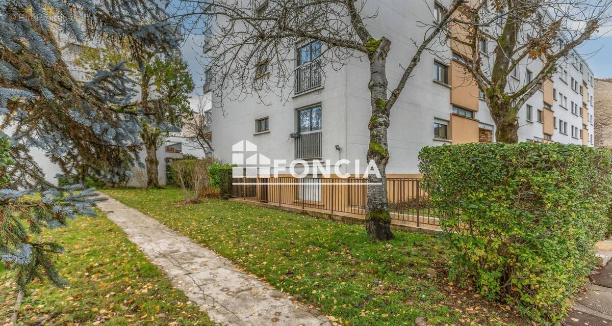 Appartement à BOURG-LA-REINE