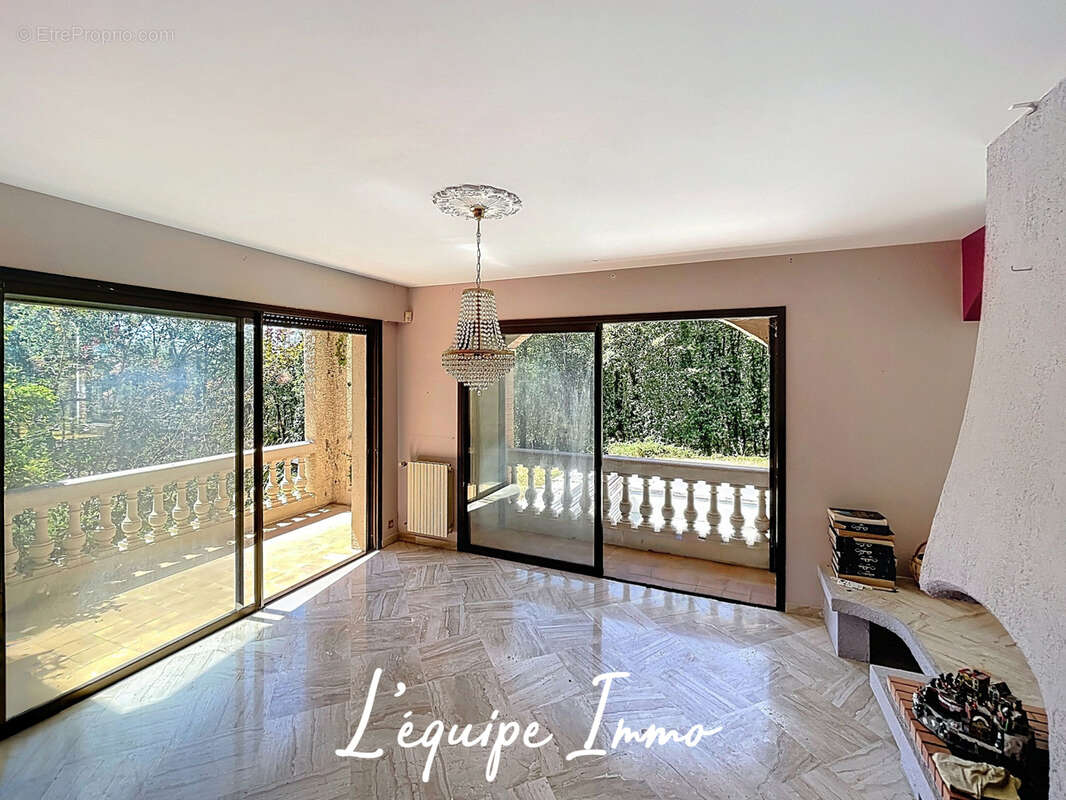 Maison à MENVILLE