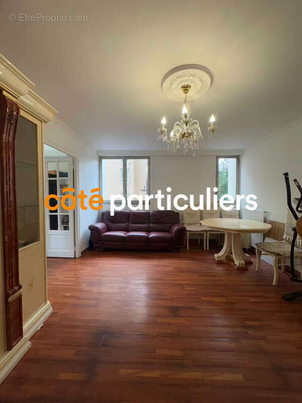 Appartement à PARIS-19E