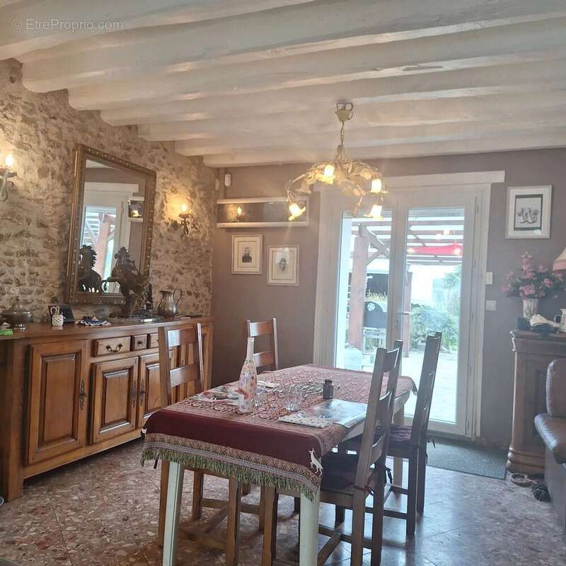 Maison à LA CROIX-EN-BRIE