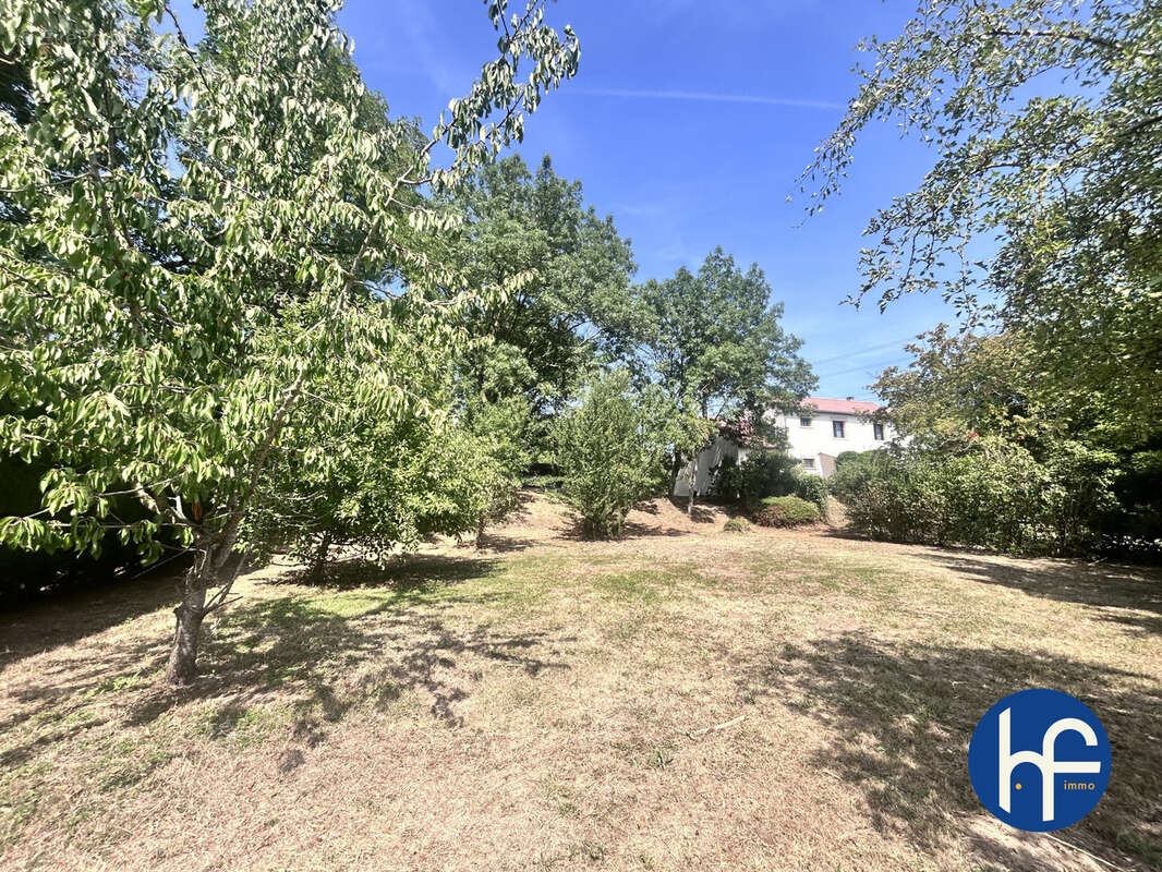 Terrain de 800m2 au bord de l'eau - photo 2