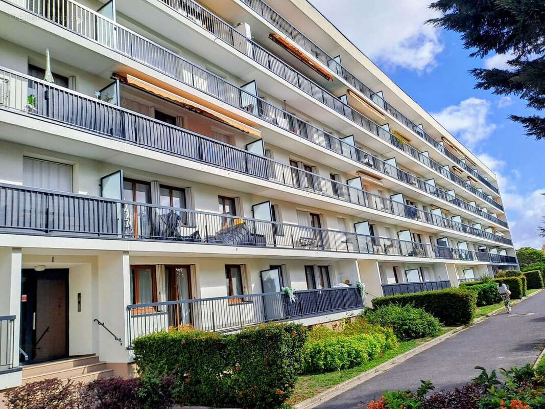 Appartement à CORBEIL-ESSONNES