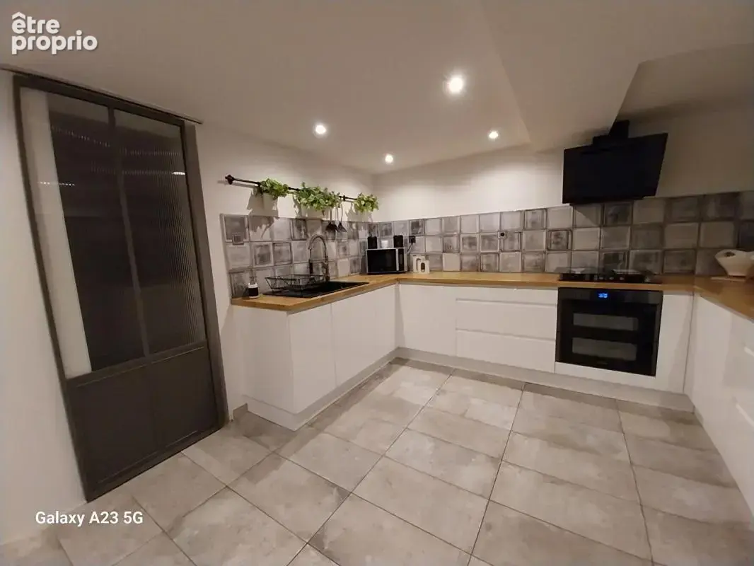 À Vendre Maison Divisible en 3 Logements - photo 5