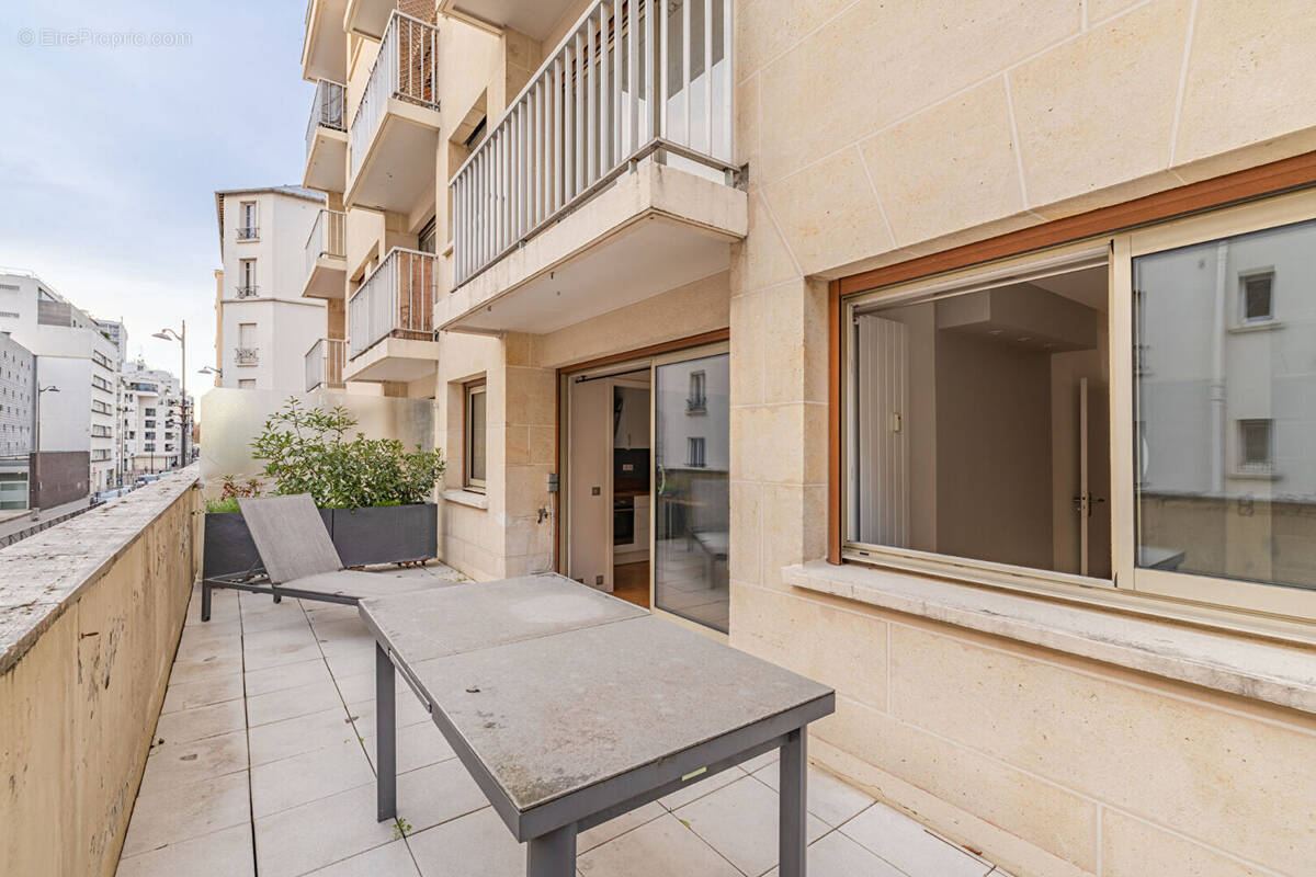 Appartement à PARIS-15E