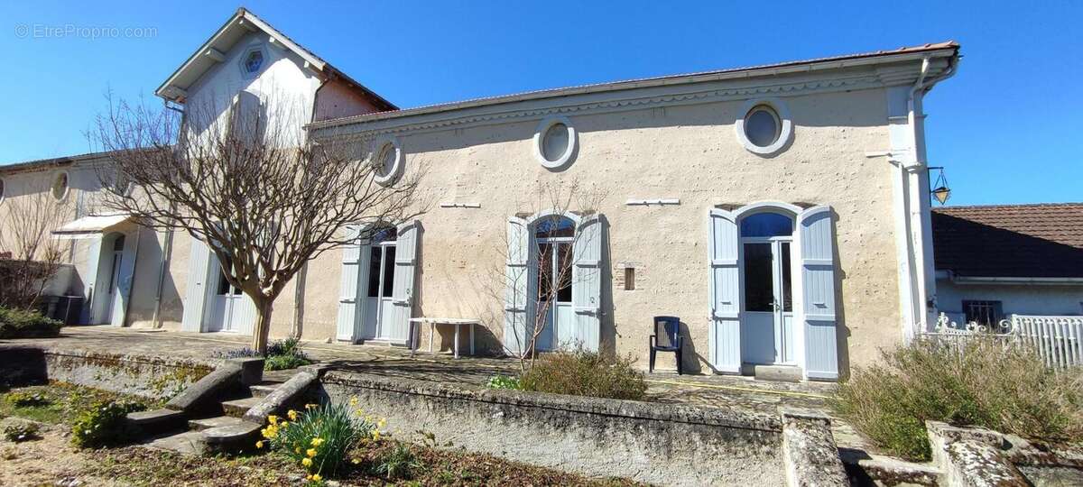 Maison à VIC-EN-BIGORRE