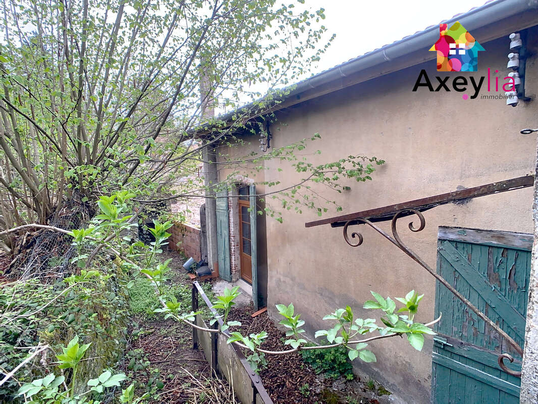 A vendre- le crozet- maison à rénover sur terrain de 1745 m2 - photo 2