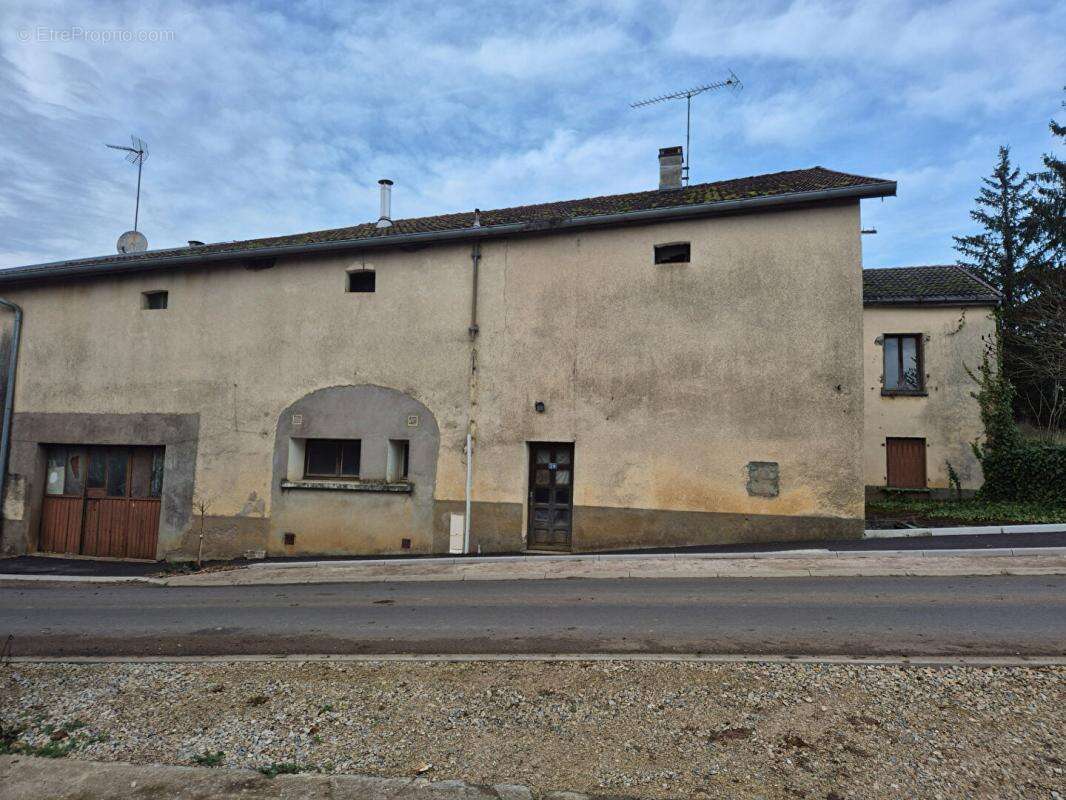 Maison à FLEUREY-LES-FAVERNEY