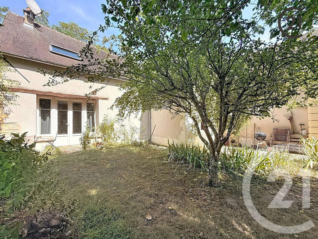 Maison 253 m² à Poilly-Sur-Tholon  - photo 3