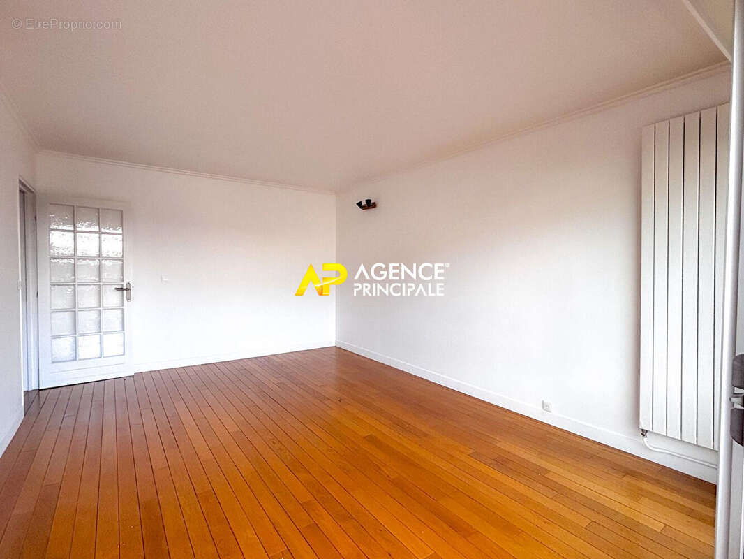 Sartrouville - La Vaudoire - Appartement 3 pièces 61.48 m2 avec balcon, parking et cave - photo 3