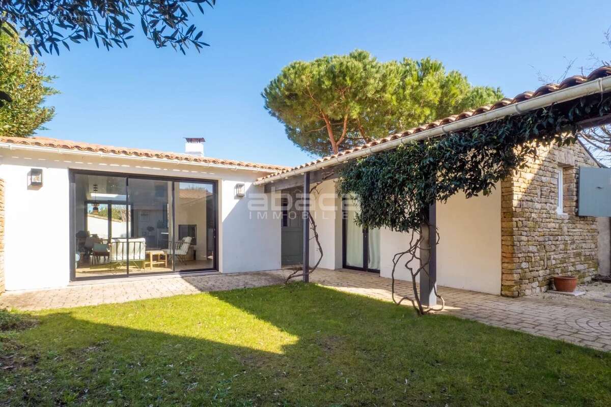 Maison à LES PORTES-EN-RE