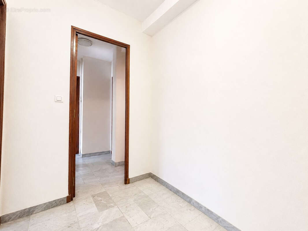 Appartement à MARSEILLE-5E