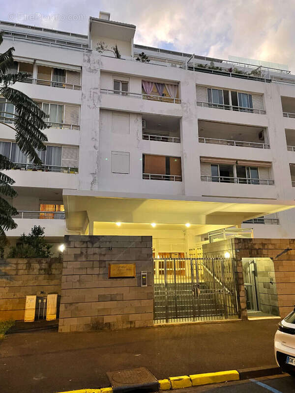 Appartement à SAINT-DENIS