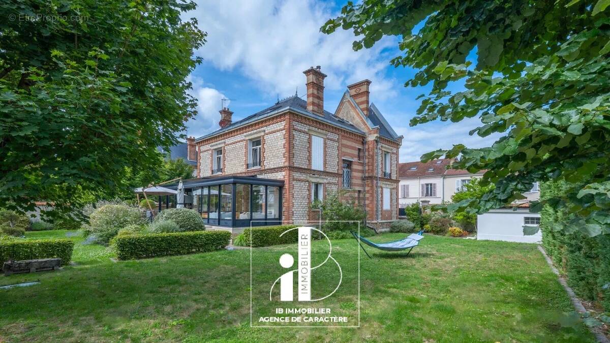 Maison à FONTAINEBLEAU