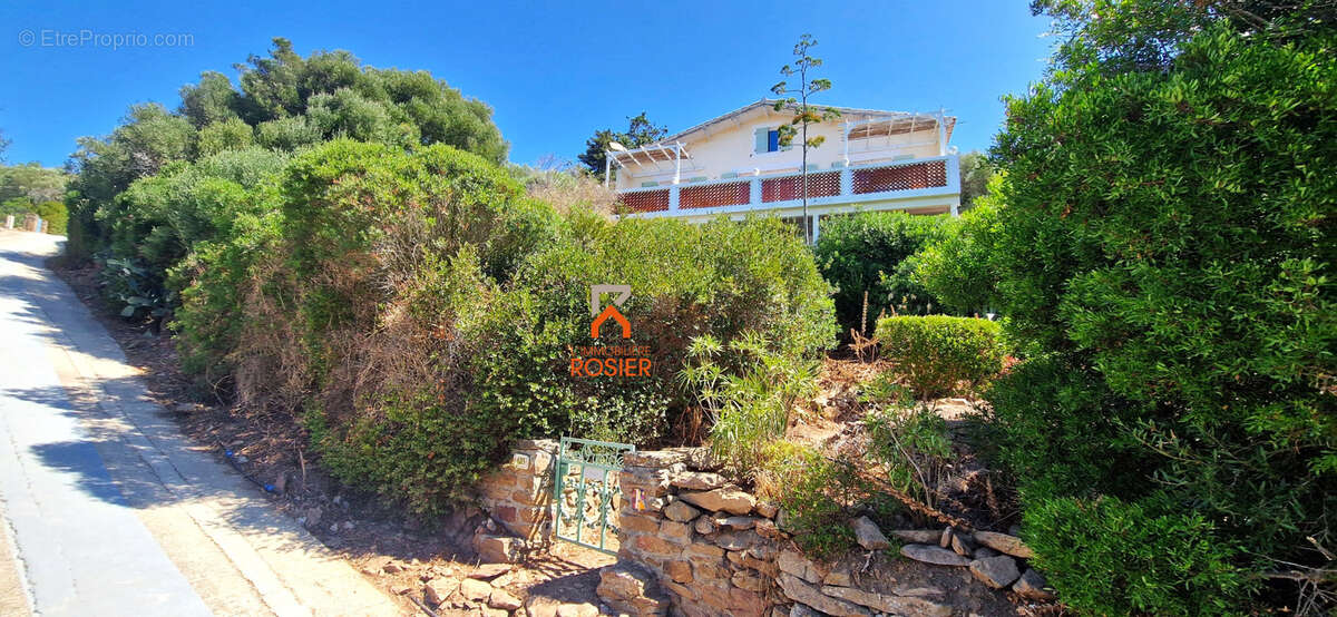 Maison à HYERES