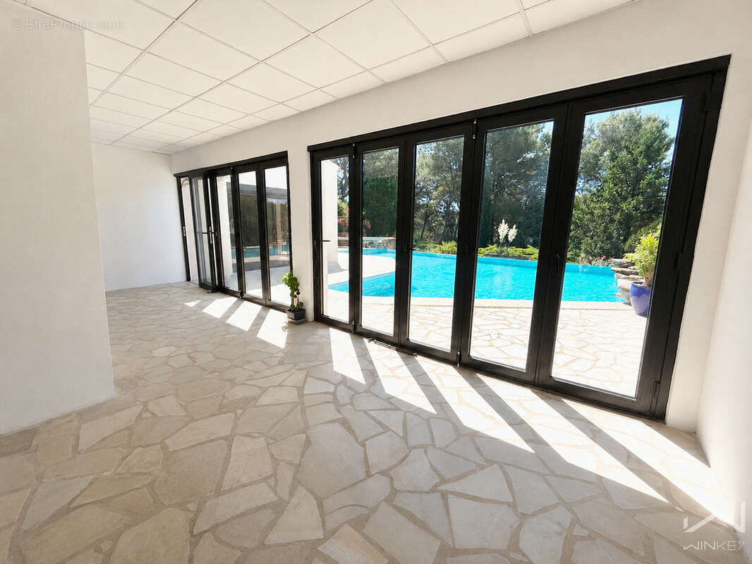 Maison à UCHAUX