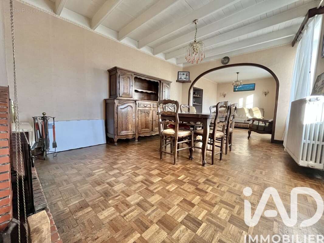 Photo 3 - Maison à SAINT-SAUVEUR-LENDELIN