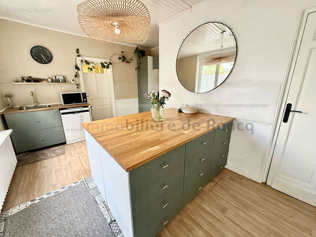 Maison 240 m² centre bourg - photo 3