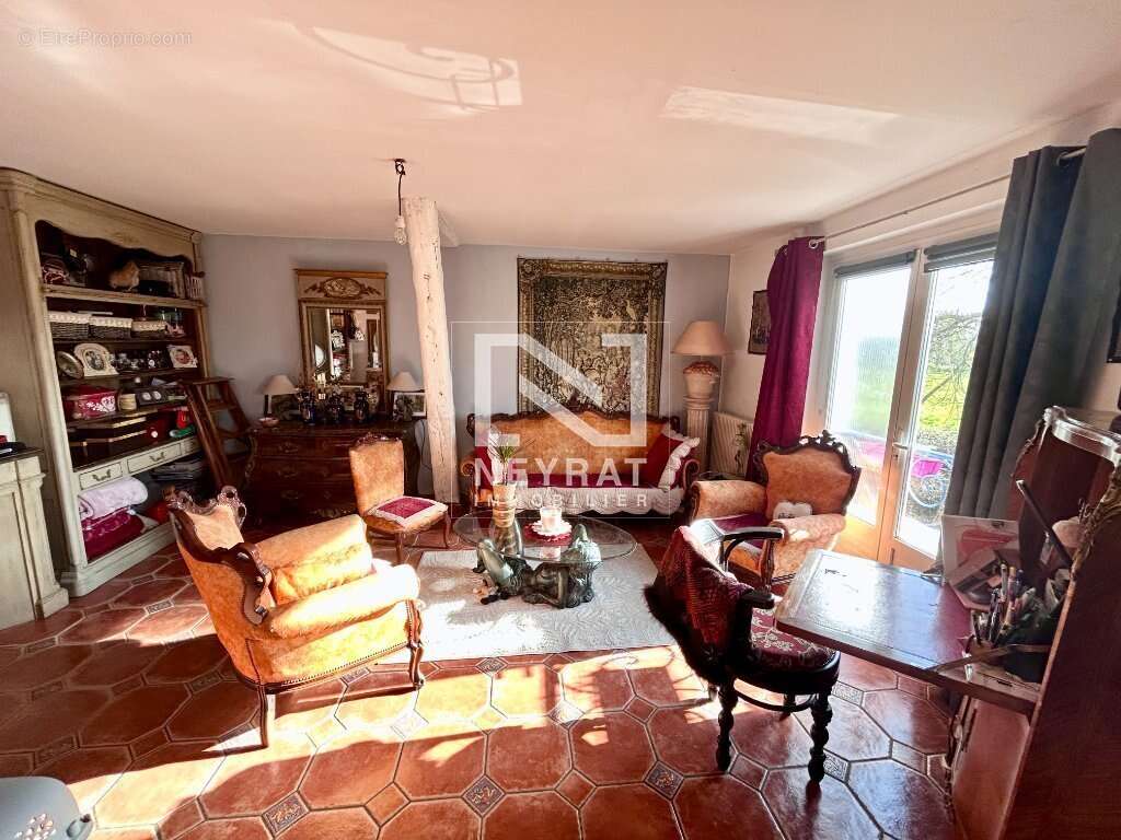 Maison à BEAUMONT-SUR-GROSNE