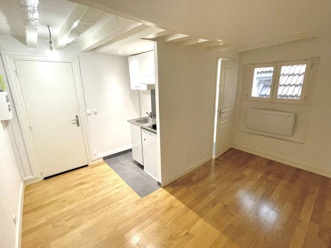 Appartement à PARIS-3E