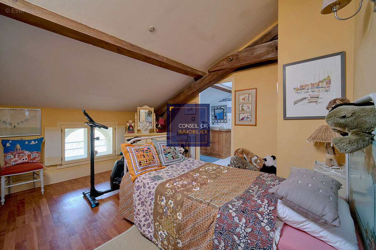 Maison à SAINT-GENIS-LAVAL