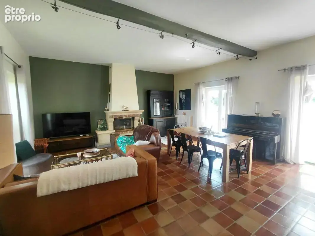 Opprtunité, Au calme, Maison en Pierre, grand potentiel - photo 5