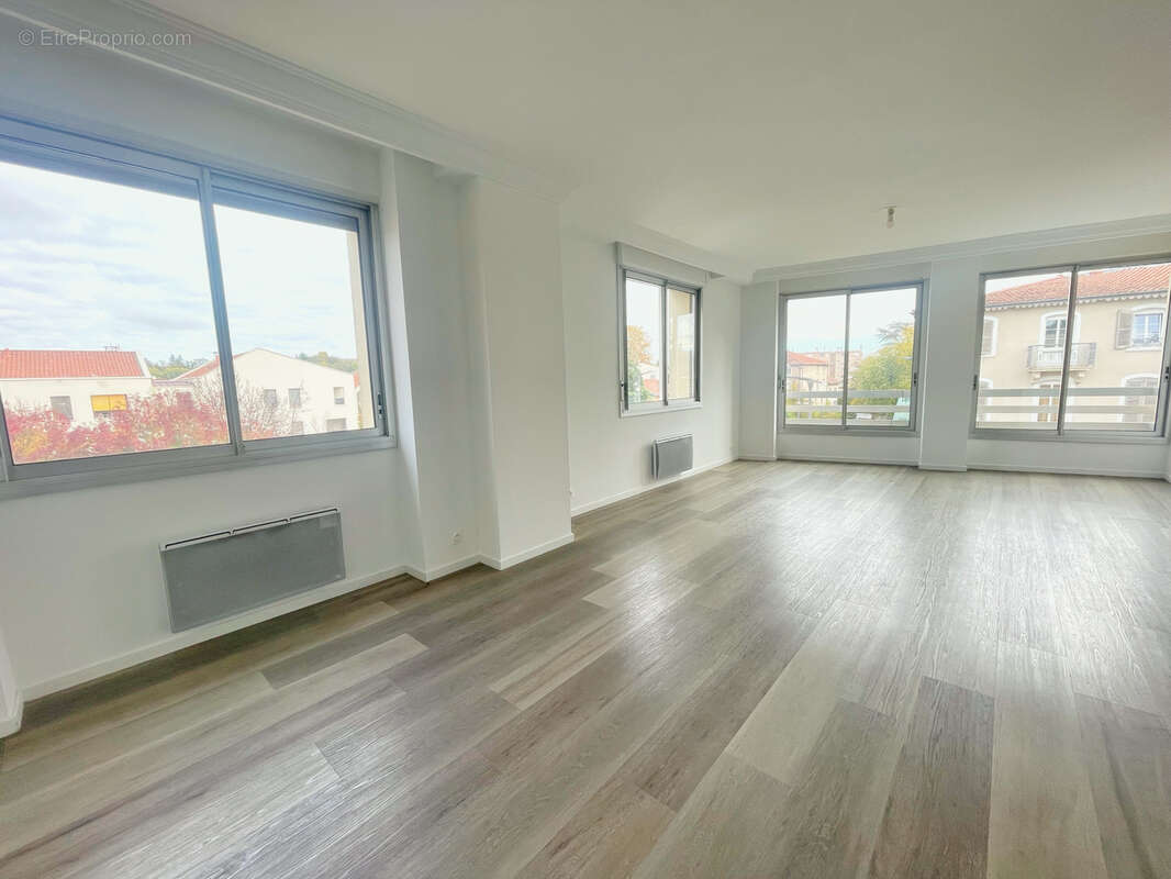 Appartement à SAINT-SYMPHORIEN-D'OZON