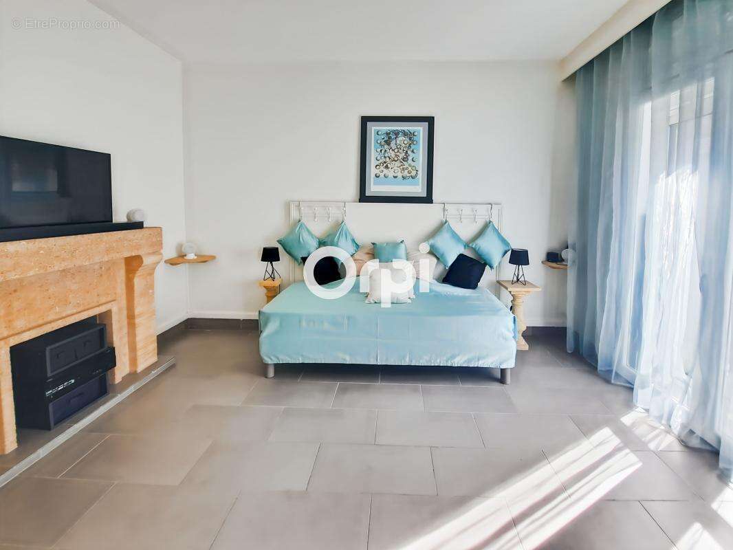 Appartement à MARSEILLE-2E