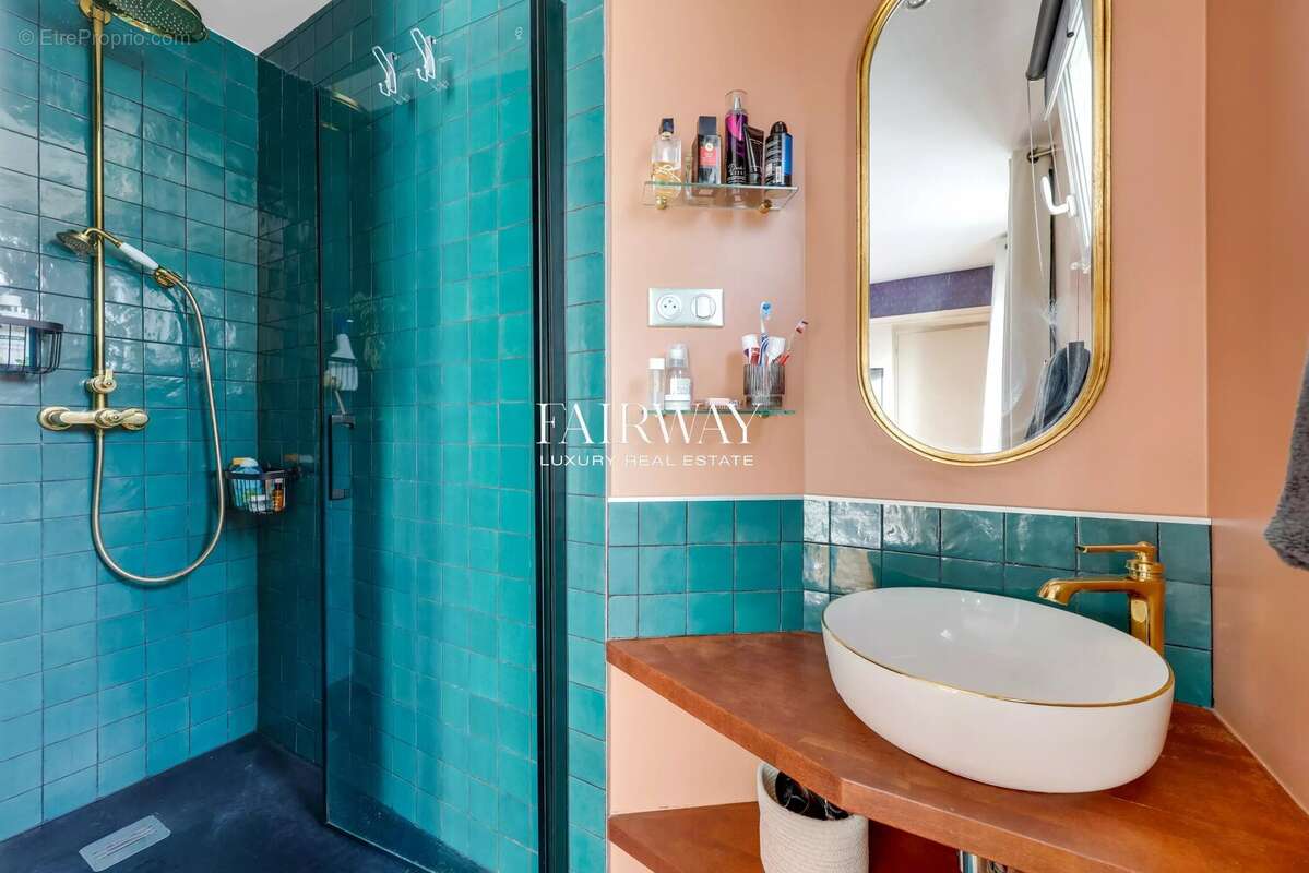 Appartement à PARIS-17E