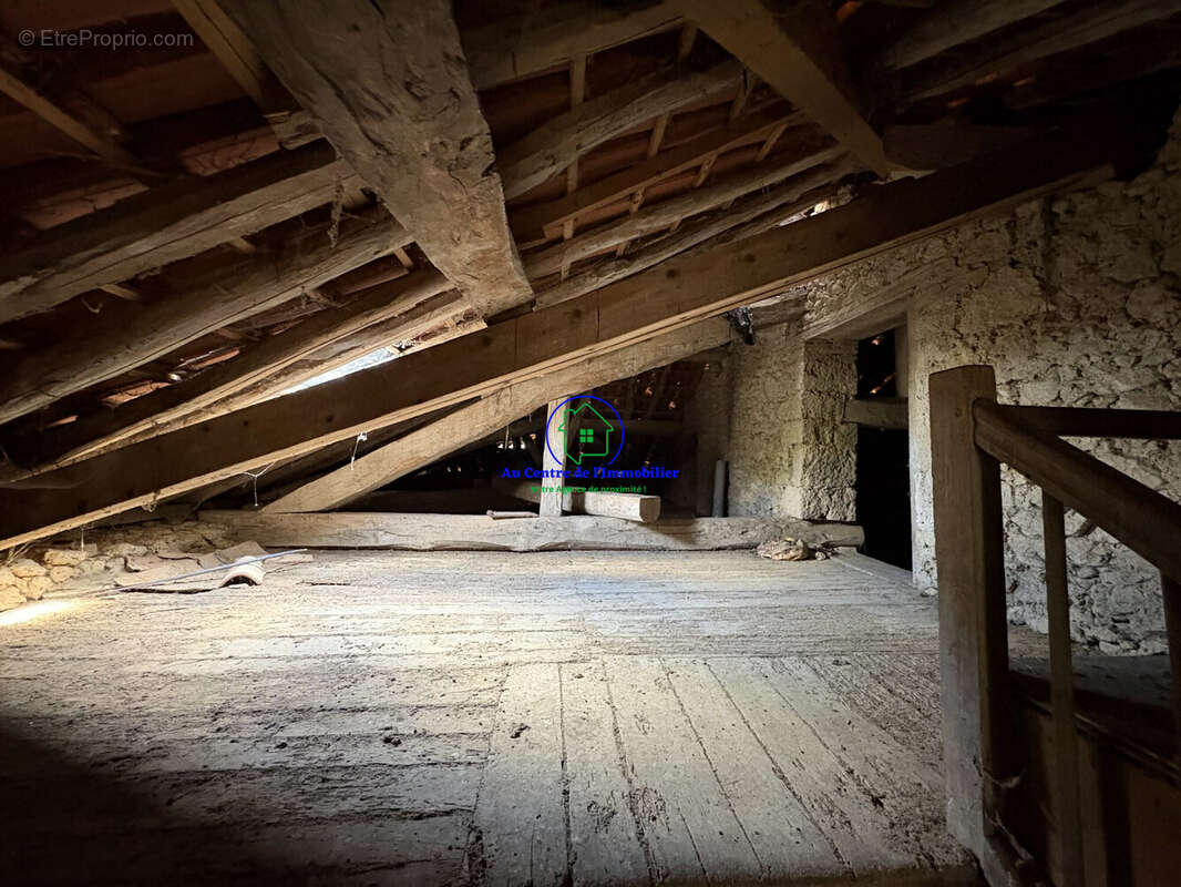 Appartement à PRAYSSAS
