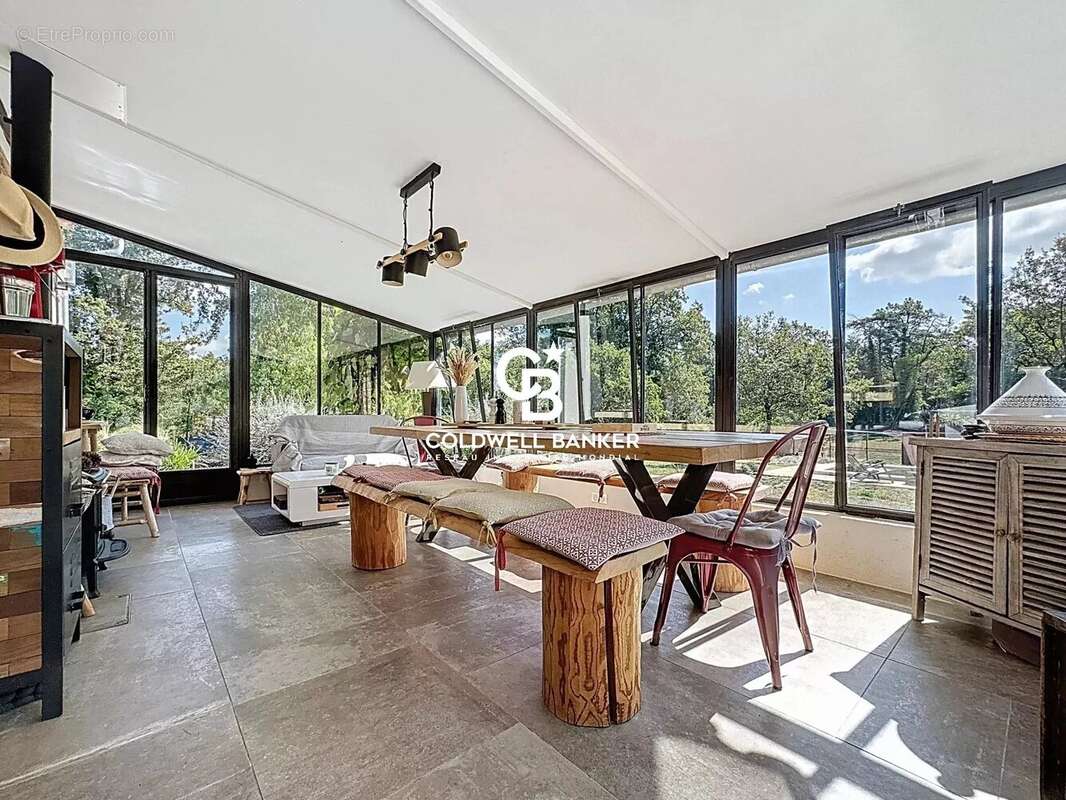 Maison à TOURRETTES