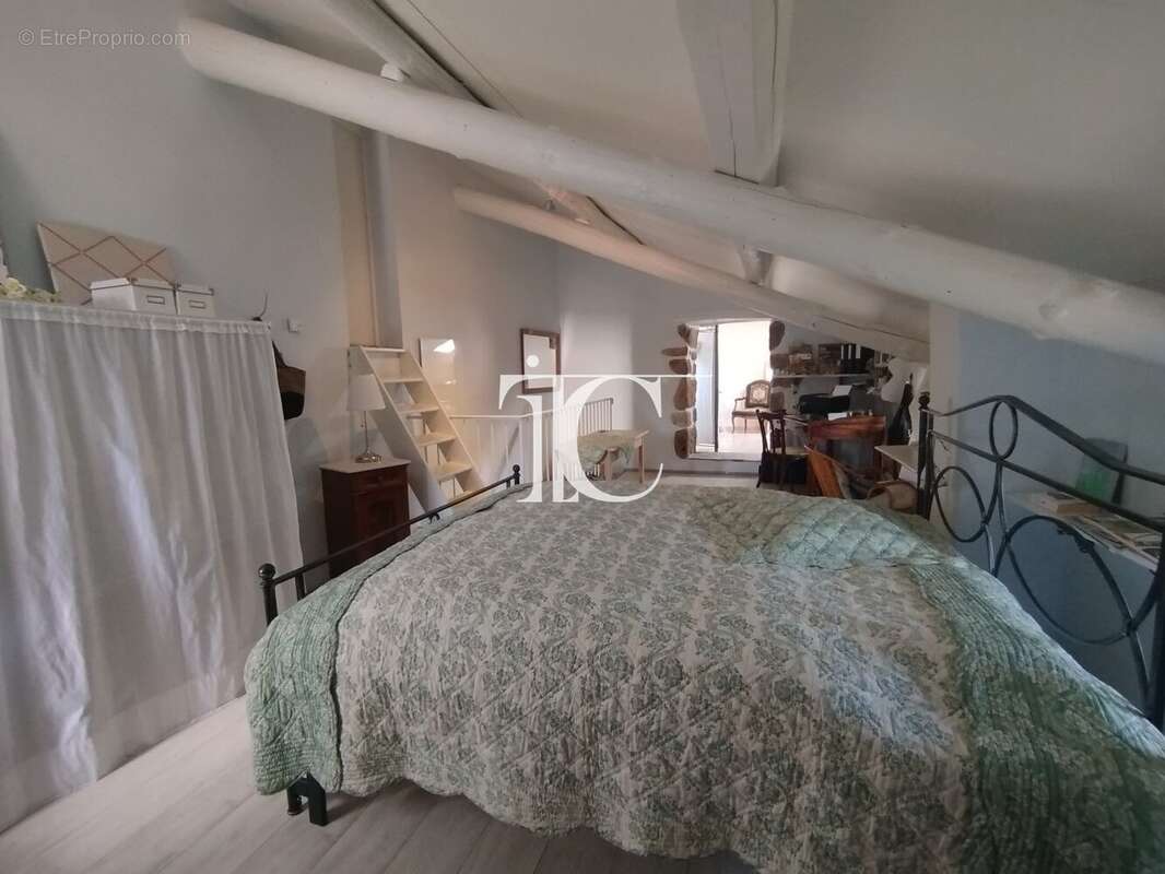 Exclusivité  authentique maison de hameau en pierre avec deux jardins attenants * car port * 10 minuters des commodites * - photo 11