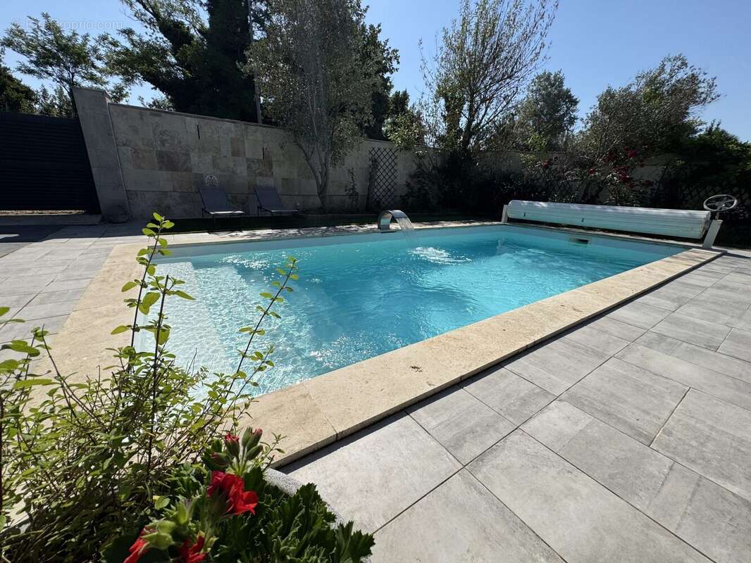 Maison à LE PONTET
