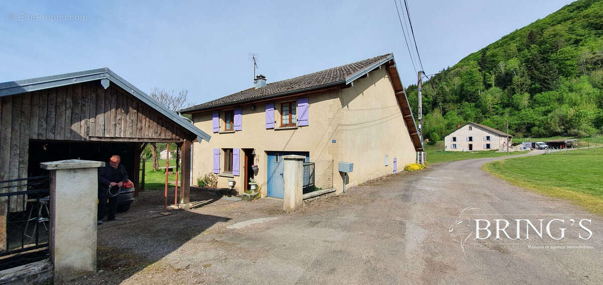 Maison à SAINT-BRESSON
